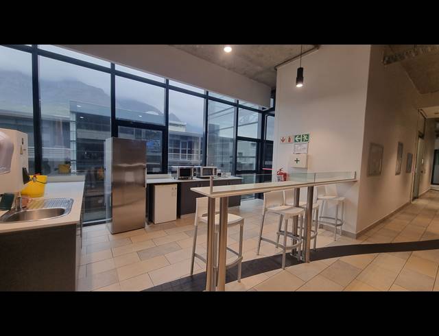 3,554M² OFFICE TO LET IN WOODSTOCK